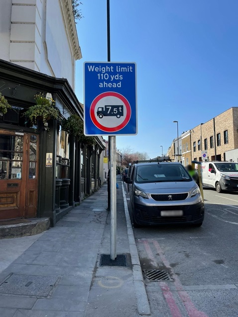 This photo shows additional signage to indicate the approach to the weight restriction at Florence Road junction with New Cross Road.